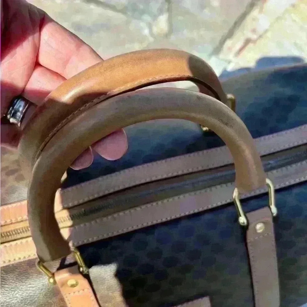Celine Duffle- classic carryon W/added guitar strap strap-some wear but lovely - Picture 16 of 17